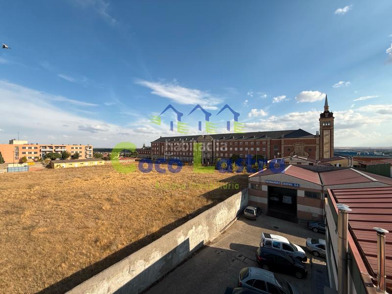 Foto 6d5a4e59-bb7d-40fe-8d00-ba4e20ca5bdc. Oficina a calle colombia 45 a Rollo - Puente Ladrillo Salamanca