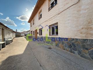 Semi detached house  Calle la rosa