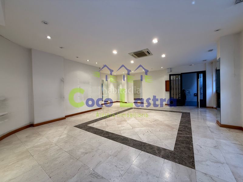 Foto c1ed3a62-3b8f-4973-bb1a-7b6d5b9fc6bb. Local comercial a Centro Salamanca