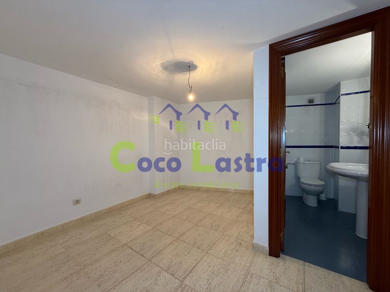 Foto d9bf7d02-f4d6-4062-9c2a-6f695a288b08. Local comercial a Centro Salamanca