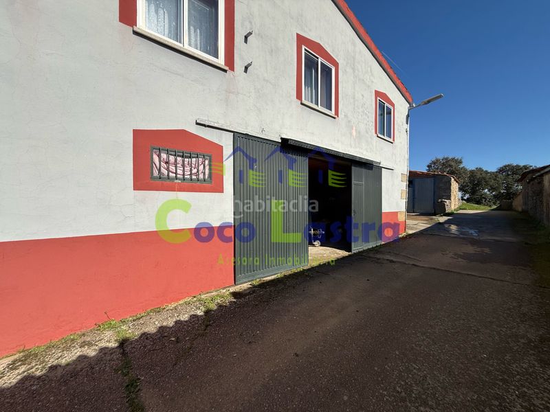 Foto 5422e13f-d2d2-417e-b0ef-3ea8669d6c6f. Casa aparellada amb calefacció a Cabeza de Béjar (La)