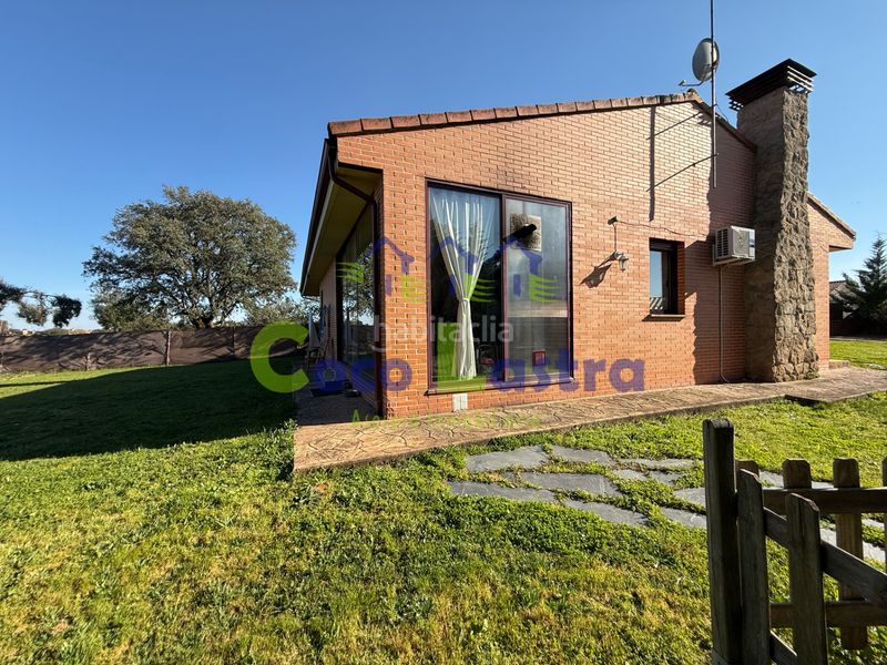 Foto 8147c8da-d856-46ff-8789-43cd25bf4677. Xalet a calle abedul 5 a Carrascal de Barregas