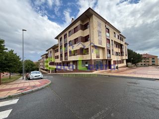 Flat in Calle Cándido Rodríguez Pinilla