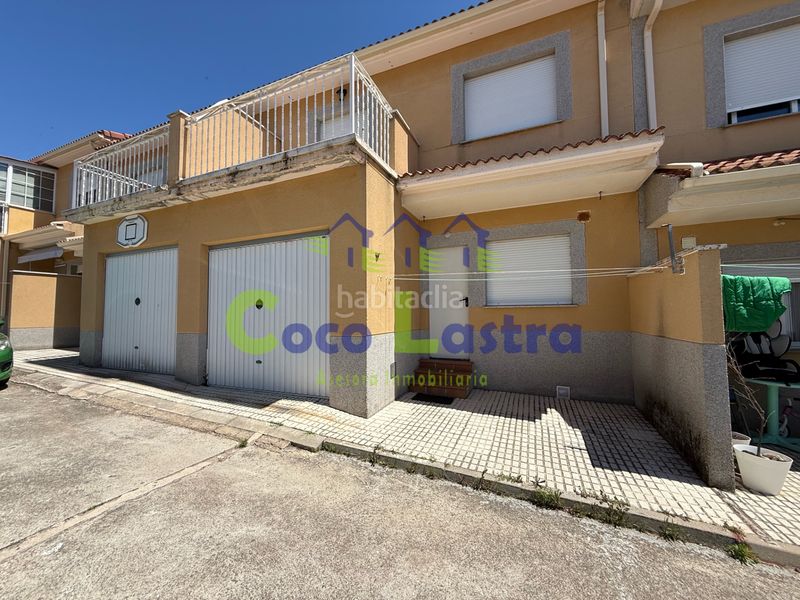 Foto 11277142-7879-4025-a02f-69524e213e94. Casa adossada amb calefacció aparcament a Aldearrubia