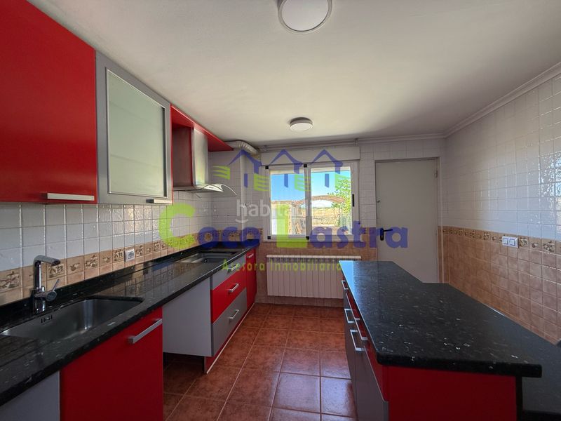 Foto a8df280b-8161-44ea-ad09-e9e7e8fe858f. Casa adossada amb calefacció aparcament a Aldearrubia