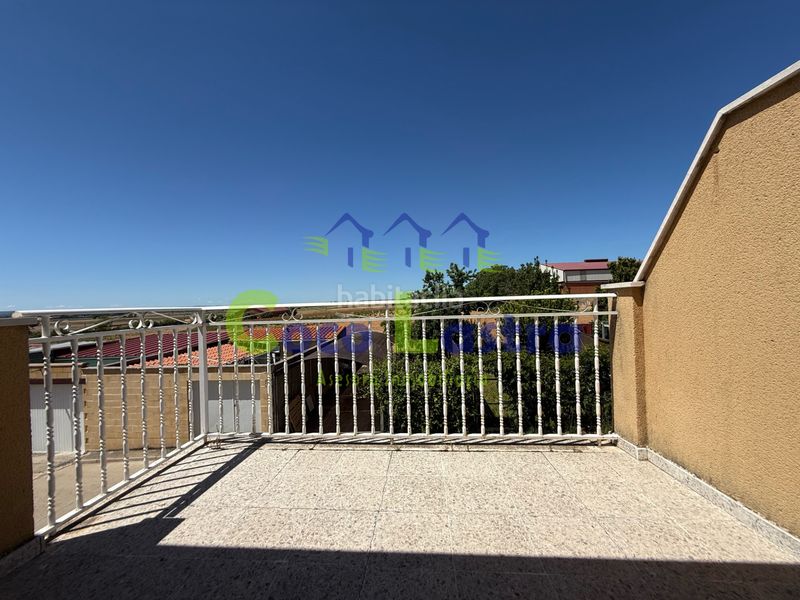 Foto f955f4c2-8d44-46a6-aed6-a7013efa81b9. Casa adossada amb calefacció aparcament a Aldearrubia