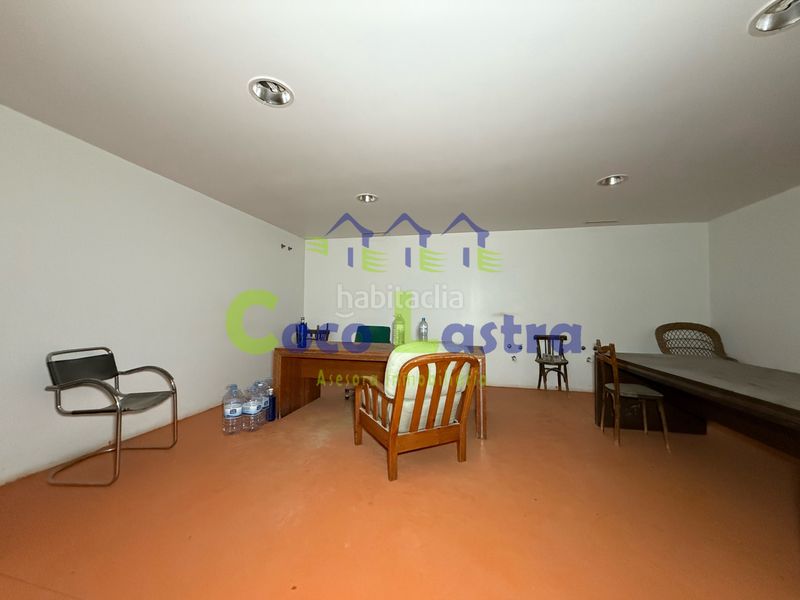 Foto d7e639ea-6b13-4e79-8666-6a646ca68f00. Edificio en Aldeatejada