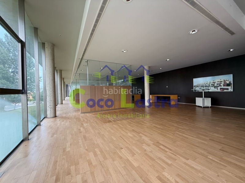 Foto ec594036-1367-434d-9c00-e98dcfeac53e. Edificio en Aldeatejada