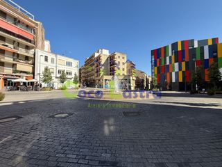 Appartamento  Calle palacio valdés. Vivienda para reformar en barrio oeste, una de las zonas más dem