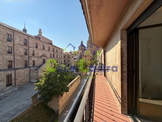 Rent Penthouse  Calle palominos. Estupenda vivienda en la zona monumental de alquiler de corta es
