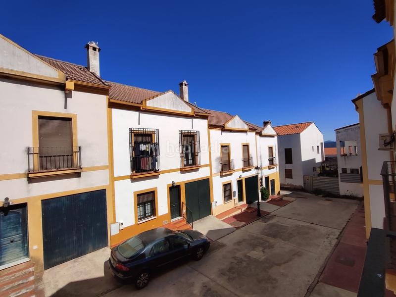 Foto 511f9477-514a-4b70-aeee-9ecd631b36bd. Casa adosada adosado en Campofrío