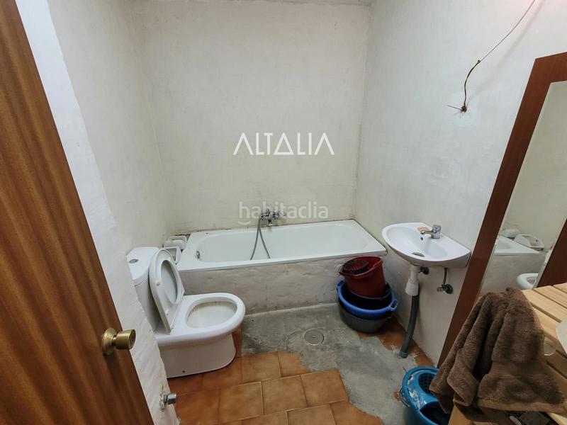 Foto cbb71e19-7879-4d1e-932f-279d4e843f7c. Alquiler local comercial local en plaza españa en Cuenca