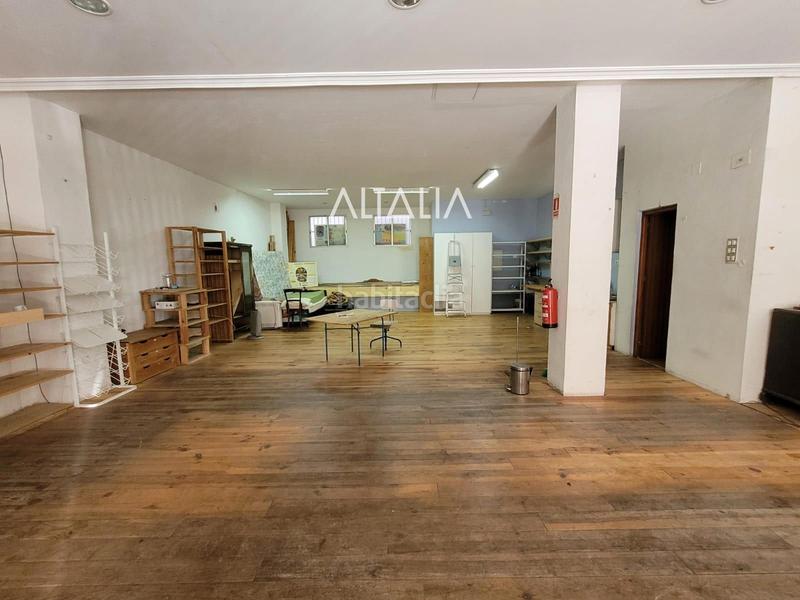 Foto ee50688f-7bd1-43be-ae3d-eec8d5e29cfc. Alquiler local comercial local en plaza españa en Cuenca