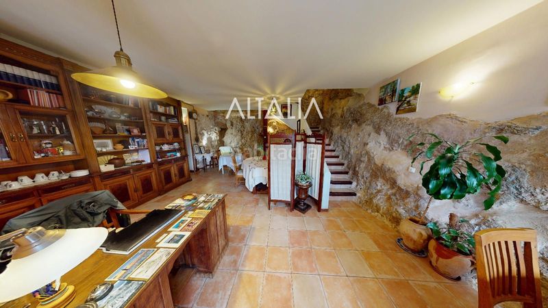 Foto 9b17d3ef-c560-449a-b350-126d51c99c80. Edifici a San Antón Cuenca