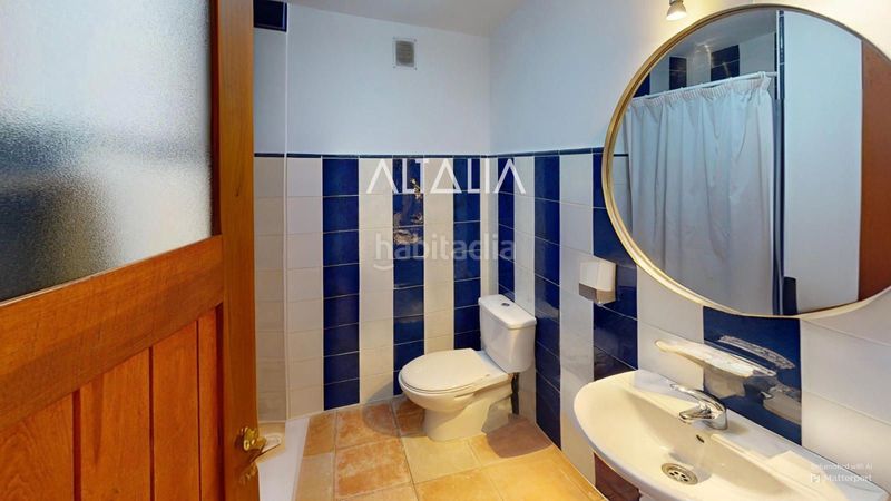 Foto b07e9834-08a0-4d3f-ab48-fd009615dc02. Edifici a San Antón Cuenca