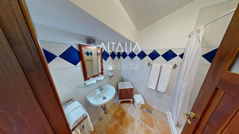 Foto e7a54a12-6bae-4a1d-bab6-6c7b53cdc520. Edifici a San Antón Cuenca