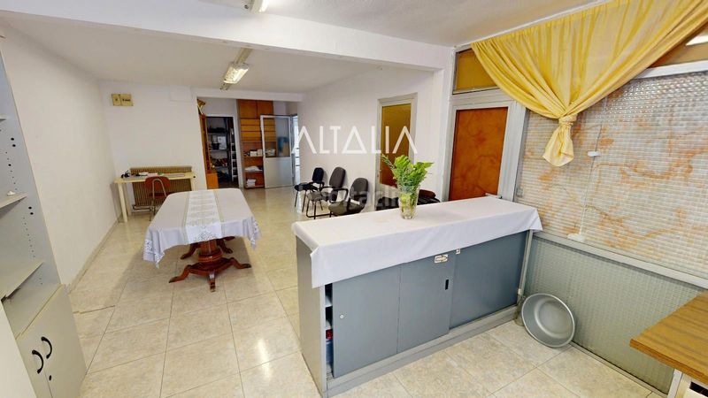 Foto 3ec9a2e8-cfd4-4320-8750-a1bdb54eea83. Local comercial a Centro Cuenca