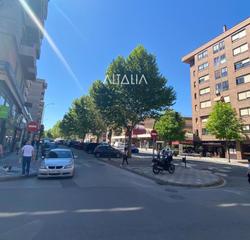 Local Comercial  Julio larrañaga. Local en venta en julio larrañaga, cuenca
