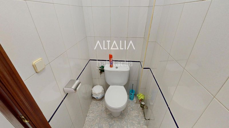 Foto c0e7fa28-5afc-48da-8cba-c947cd22af21. Local comercial a Centro Cuenca