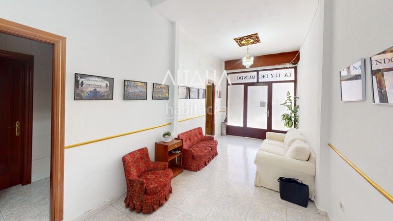 Foto fc9851c5-a38e-4518-8bfa-7cc0f53ca8cc. Local comercial a Centro Cuenca