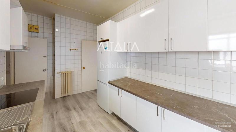 Foto f947e6b4-d1f8-451a-b3c0-f3e181559d91. Pis amb calefacció aparcament a Centro Cuenca
