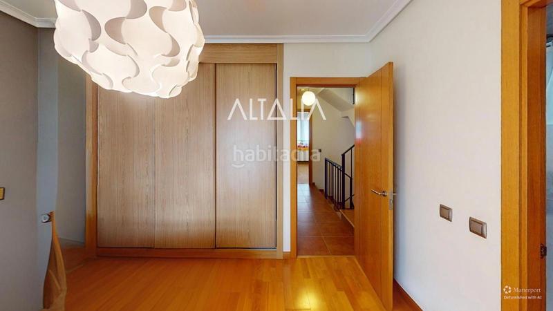 Foto 896b3708-8fab-4158-822e-efa904500099. Chalet con riscaldamento parcheggio piscina in Chillarón de Cuenca