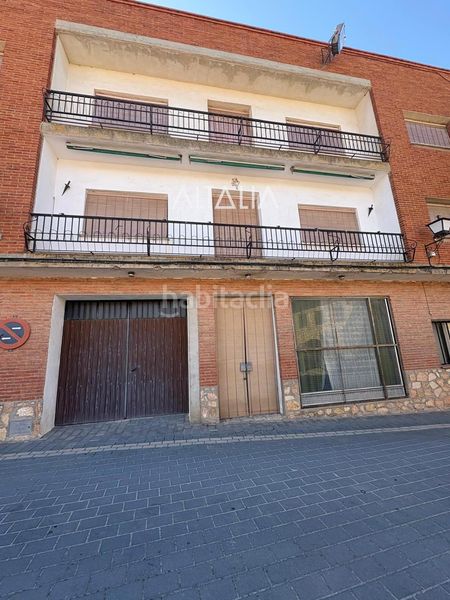 Foto f81cd773-e218-4461-8d10-442a3417d3ae. Casa amb aparcament a Belmonte