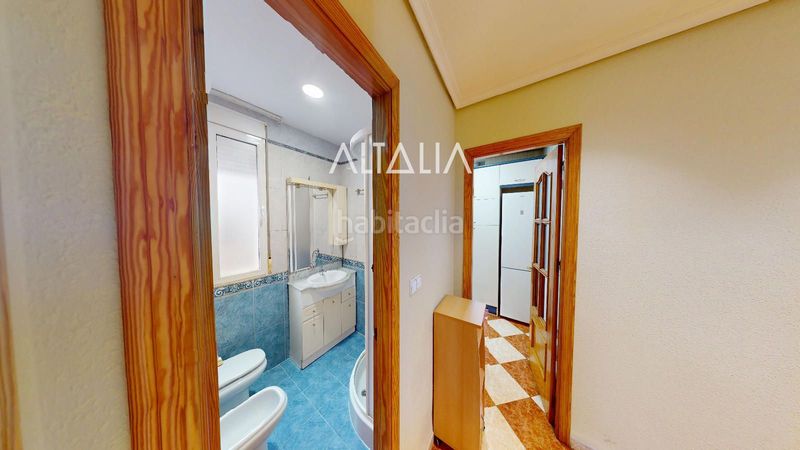 Foto 6555d7ba-5ea3-460b-87f6-35ec8647757a. Alquiler piso  en venta en av. república argentina en Cuenca