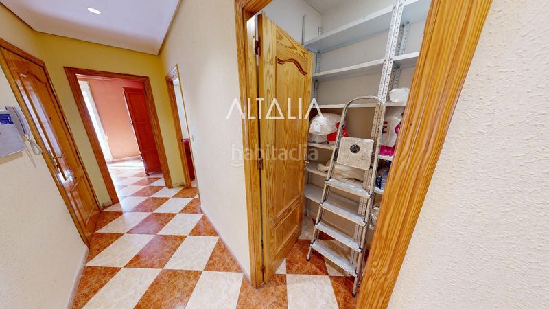 Foto c14acf25-0118-4018-afb8-d01874da44b8. Alquiler piso  en venta en av. república argentina en Cuenca