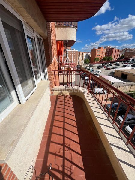 Foto e90ee6ec-2839-4221-9dd5-57dfb852139c. Rent flat with heating in Reyes Católicos - Paseo de San Antonio Cuenca