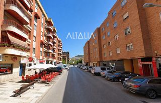 Location Appartement à Reyes Católicos - Paseo de San Antonio. Piso de alquiler en calle guardia civil