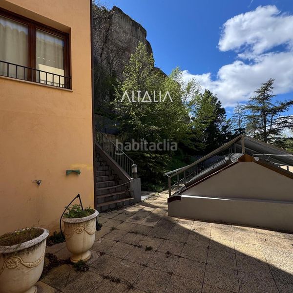 Foto b5a5bcc2-3eeb-4d92-9964-8ef46f1e7bb6. Edifici a Población de Arroyo