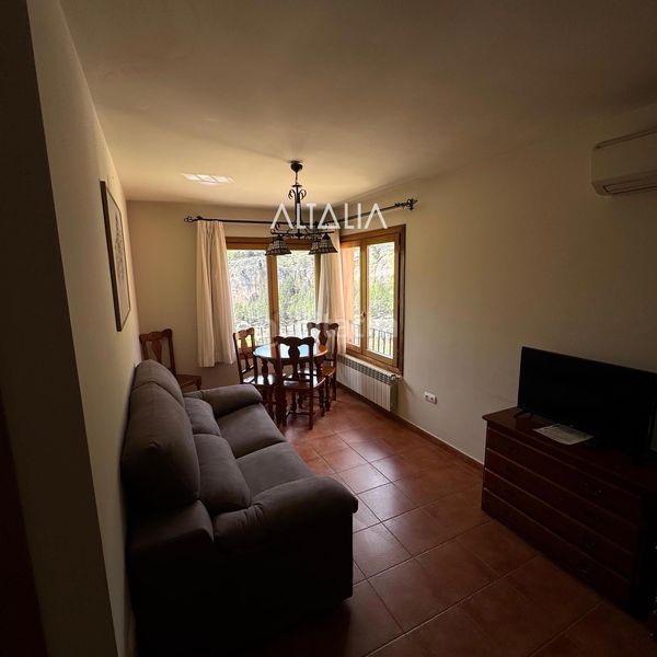 Foto c3a48013-d3b3-4d06-b559-640960347e03. Edifici a Población de Arroyo