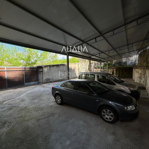 Foto c74c7144-77df-48b1-a85c-14d139cc2047. Edifici a Población de Arroyo