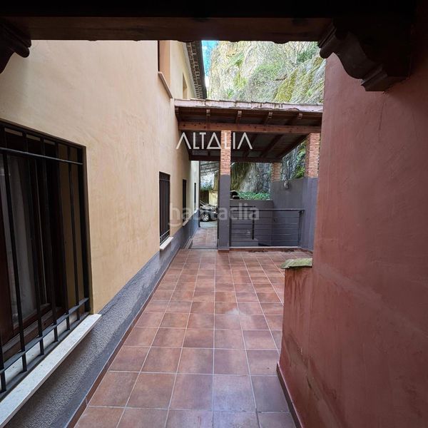 Foto f7eeef60-4a48-4dc6-86d1-c1f39482bd46. Edifici a Población de Arroyo