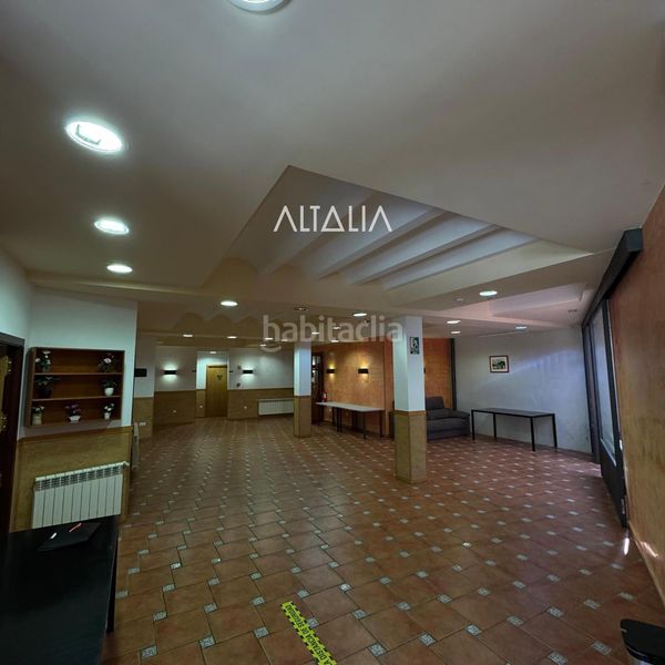 Foto fba7be9d-d6fd-4b88-9dbe-61d15d04cda9. Edifici a Población de Arroyo