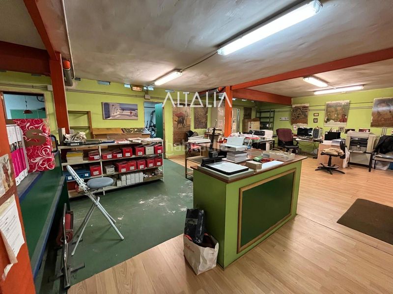 Foto 8842dad4-0661-4367-bd39-051cb29e16a5. Local comercial a Centro Cuenca