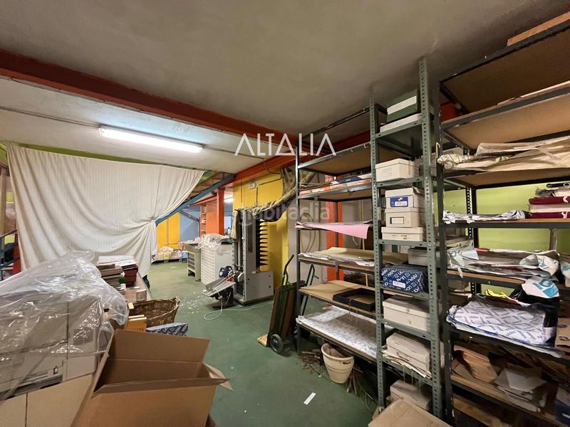 Foto edaee4ee-e012-44af-96c2-39c13792c567. Local comercial a Centro Cuenca