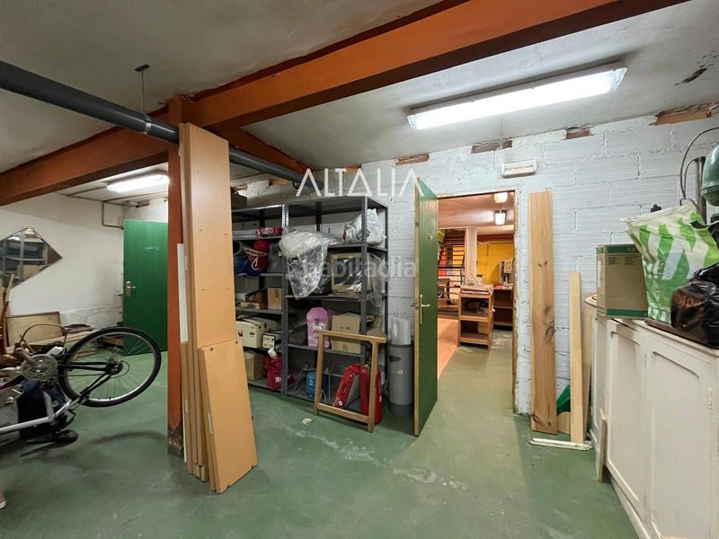 Foto f8f7e7ed-da03-4e0e-8bb9-f6628cc5f457. Local comercial a Centro Cuenca