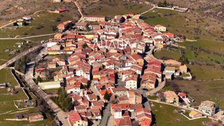 Gebäude  N/a. Finca en venta la utrera en las majadas
