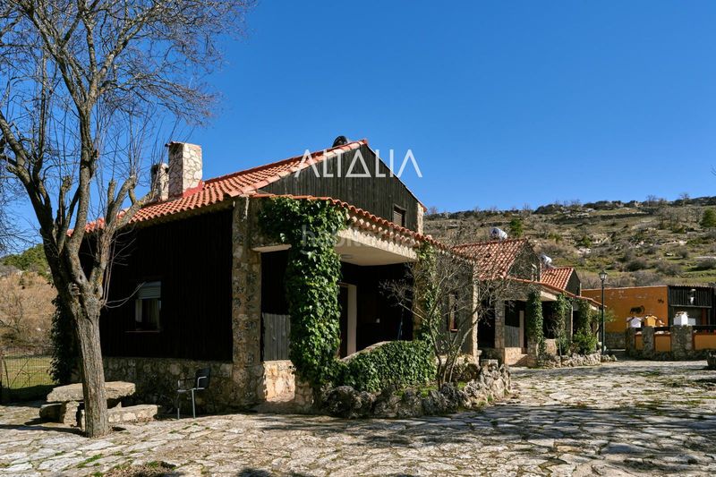 Foto 71f34d57-2efc-46c6-95c2-8414165088fa. Edificio finca en venta la utrera en las majadas en Majadas (Las)