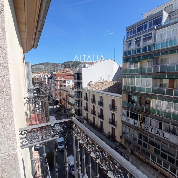 Foto 85588d36-df43-4f54-bd6d-2d5d90805ba3. Flat with heating in Centro Cuenca