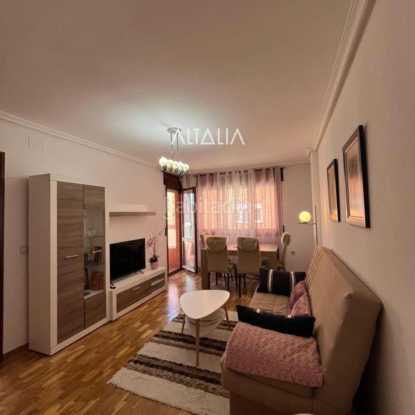 Foto a2ddafe8-7540-4a93-8119-ebdbbfe49e5c. Flat with heating in Centro Cuenca