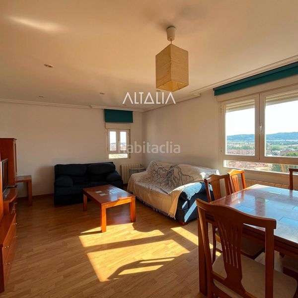 Foto 80ea22c9-5986-4cbc-aa19-4aac678483dd. Flat with heating in Centro Cuenca