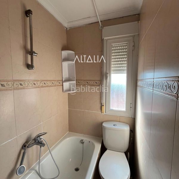 Foto d941307e-dc12-43f5-a747-c8dae4de3d91. Flat with heating in Centro Cuenca
