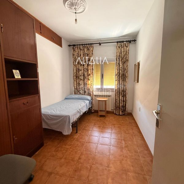 Foto 09d2de33-7ea9-4f1f-af98-1a55f490ec26. Rent flat with heating in Centro Cuenca