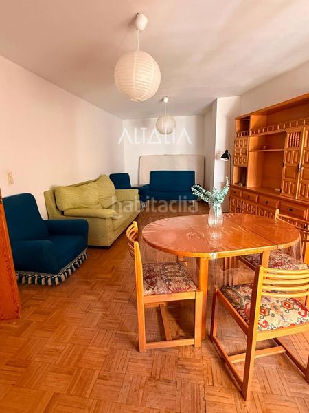 Foto c7766f54-ca44-4fb4-9996-45b569bcd8c2. Rent flat with heating parking in Centro Cuenca