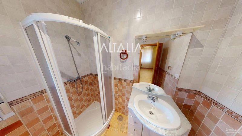 Foto 17ab2649-7c38-43cd-854e-ef54538e2b76. Casa adossada amb aparcament a Hontanaya
