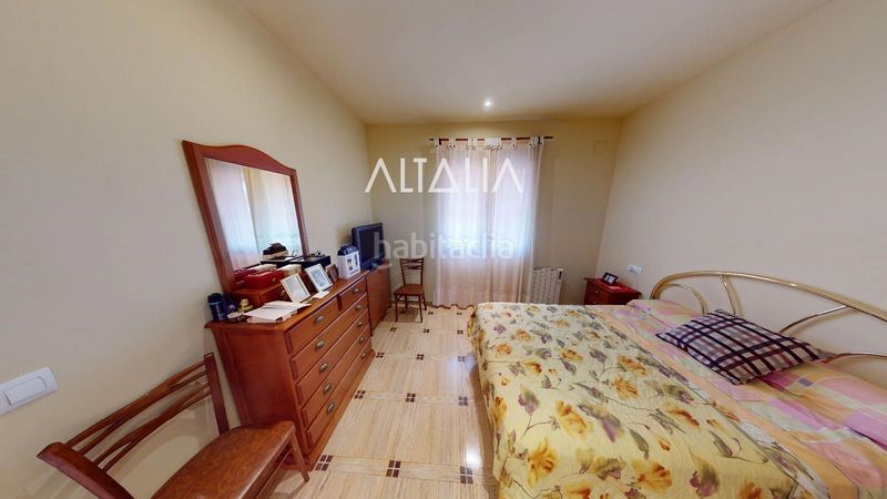 Foto ec42d1c5-514b-480e-831b-d9bb545983bc. Casa adossada amb aparcament a Hontanaya
