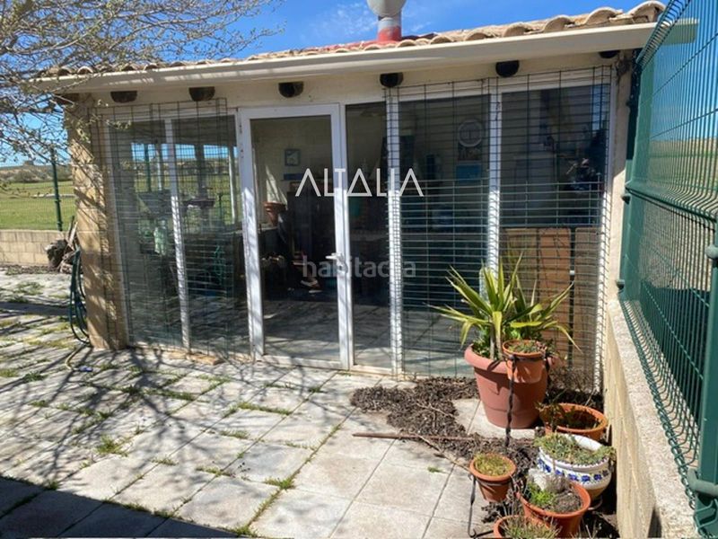 Foto f7347158-d1c7-4b76-a161-756c5dff119f. Casa adossada amb aparcament a Hontanaya